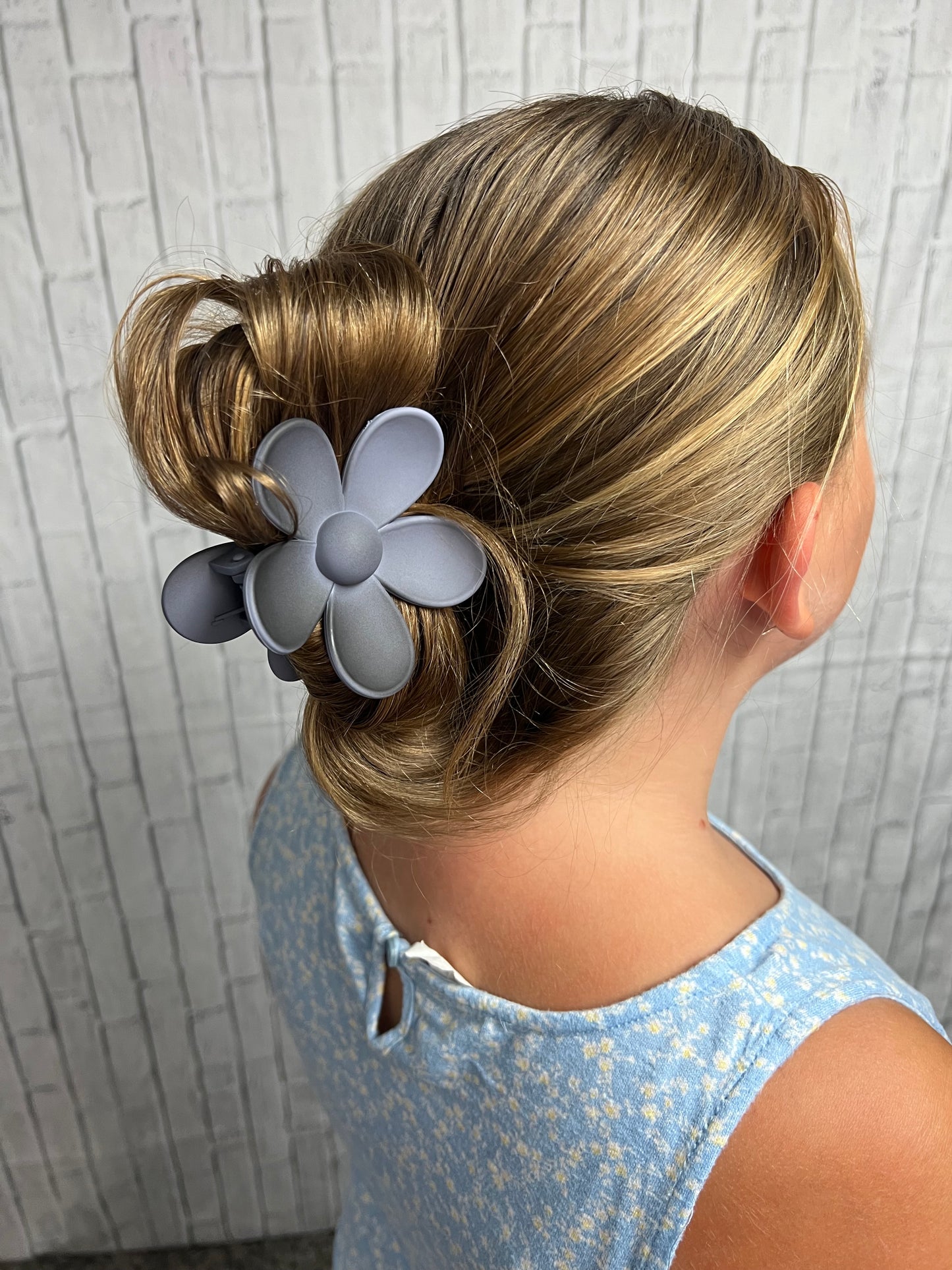 Ombré Flower Claw Clip